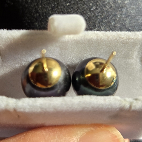 Tahitian Black Pearl Earrings 13mm in 14k Yellow Gold - Picture 6 of 10